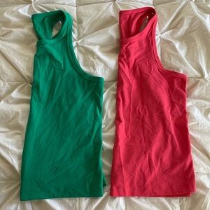 Bundled lululemon tanks